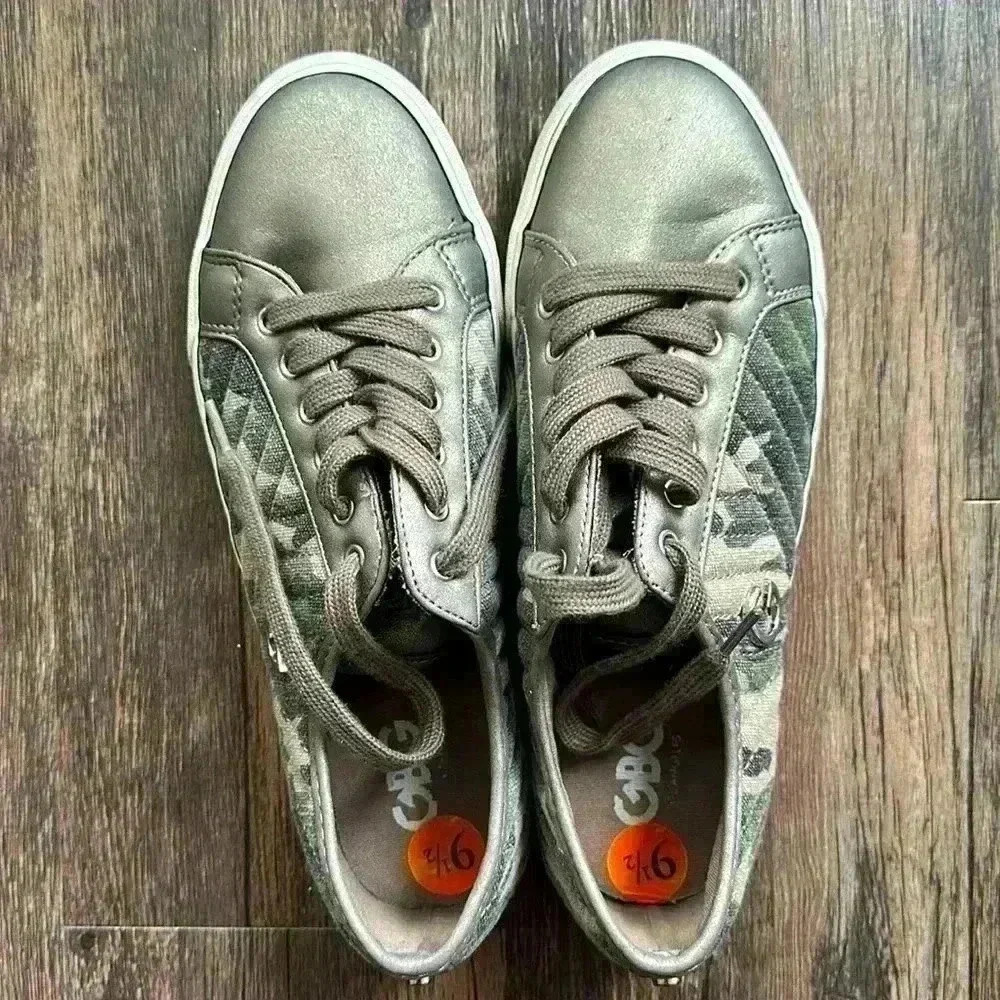 G Los Angeles Shoes
